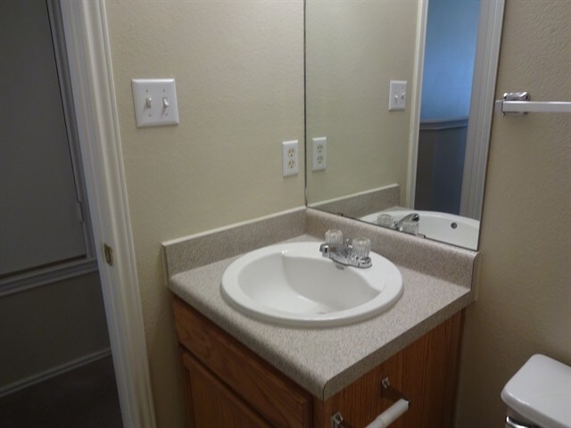 Building Photo - 2844 Deerfern Ln