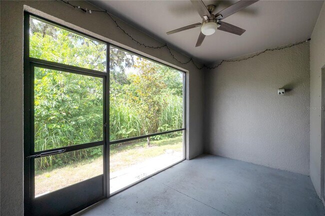 Building Photo - 10687 Lake Montauk Dr