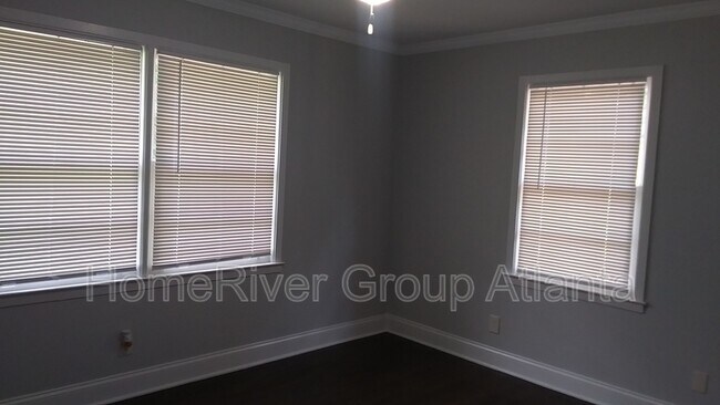 Building Photo - 1715 Highland Pl