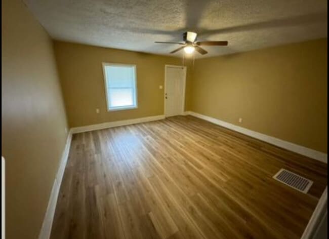 Building Photo - 3810 Vermont Ave