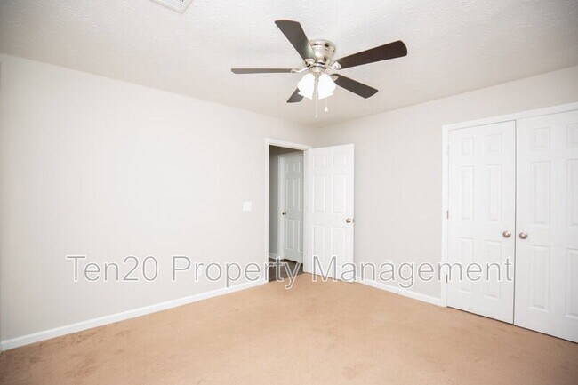 Building Photo - 6820 Panstone Dr