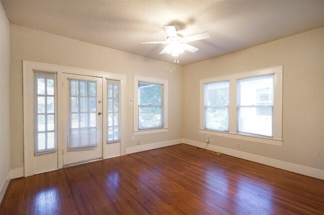 Building Photo - 303 Northwood St