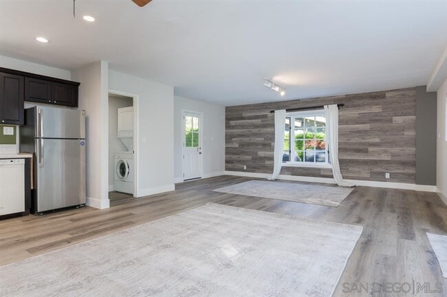 Building Photo - 4910 Ladera Sarina