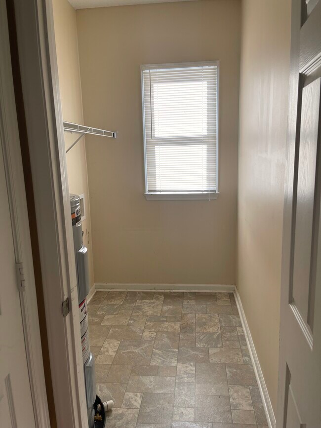 Building Photo - 709 Integrity Oaks Dr