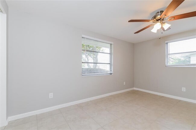 Building Photo - 2652 White Sands Dr