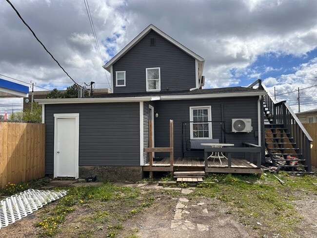 Building Photo - 2948 Shelby St