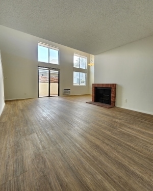 Interior Photo - 3554 Vinton Ave