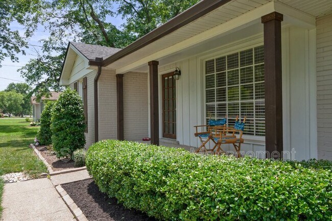 Building Photo - 819 Chrisman Dr