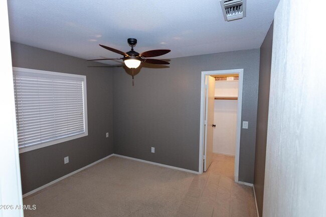 Building Photo - LOVELY SINGLE LEVEL 3 BEDROOM W/DEN 2 BATH PEORIA HOME VERY CLEAN!