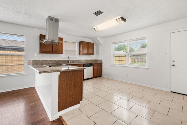 Building Photo - 7018 Stoney River Dr