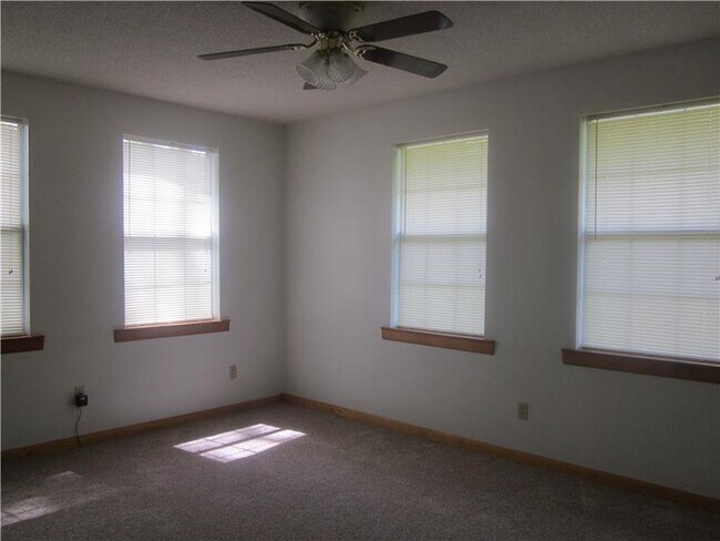 Building Photo - 1112 Dean Forest Rd