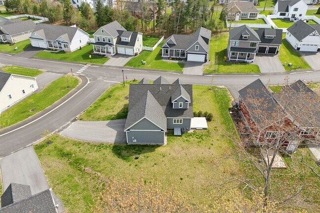 Building Photo - 2 Lodge Dr