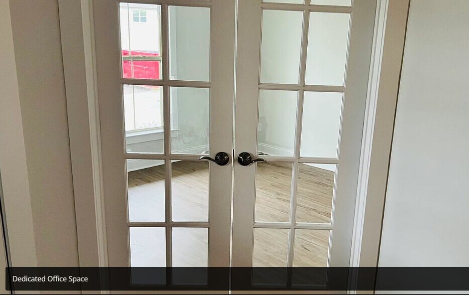 Building Photo - 836 Chalkstone Ln