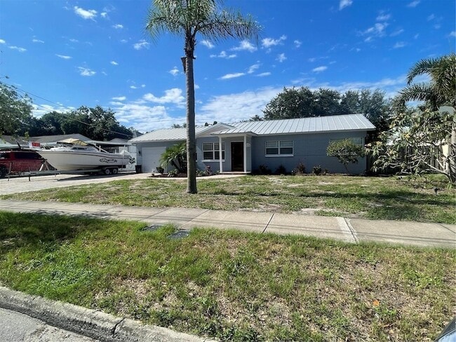 Building Photo - 3030 W Helen Ave