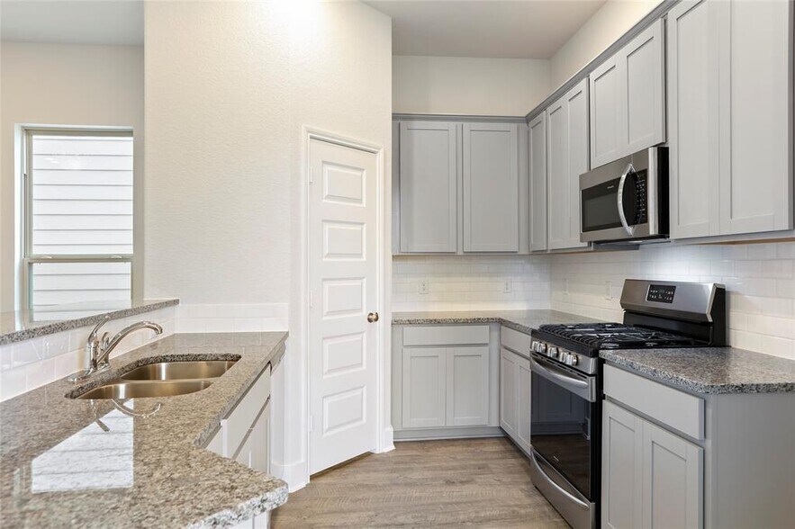 Building Photo - 4427 Ibiza Ln