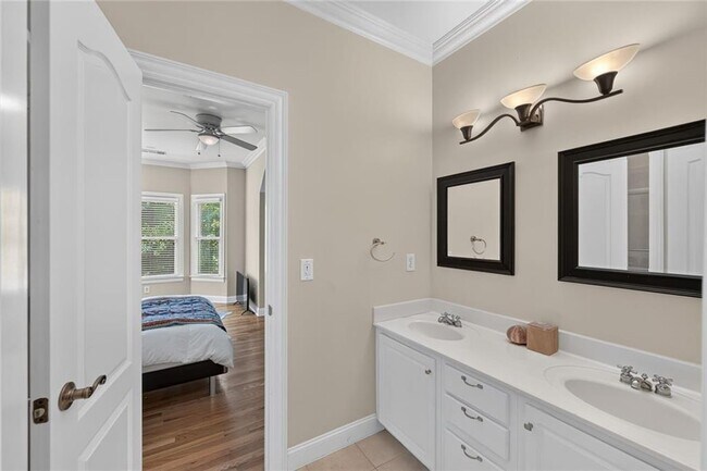 Building Photo - 1159 Thornwell Dr NE