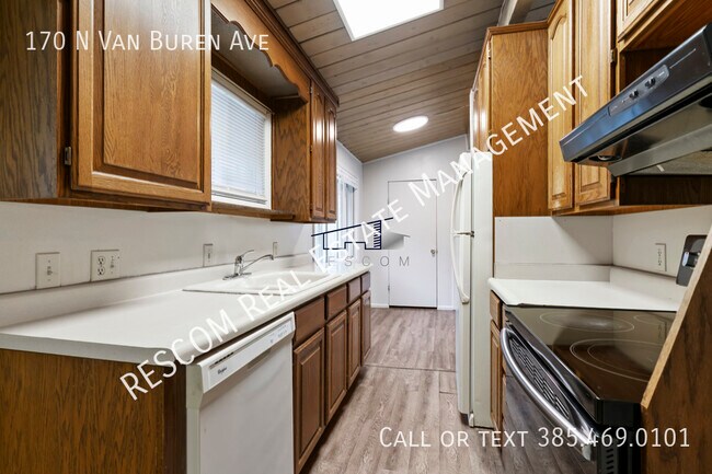 Building Photo - 170 N Van Buren Ave