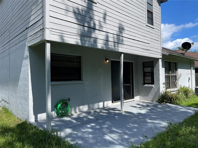 Building Photo - 10821 Kenbrook Dr