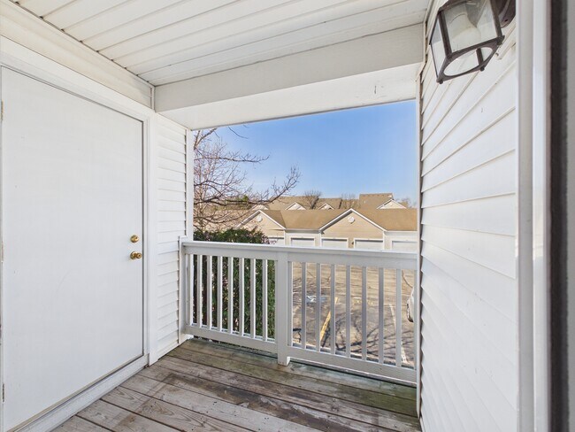 Building Photo - 917 Silverstone Dr