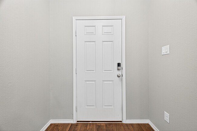 Building Photo - 40347 Blossom Vly Ln
