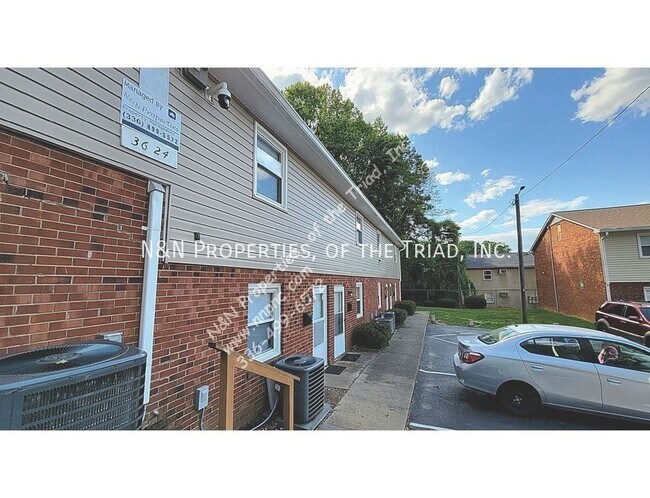 Building Photo - 3624 Yarbrough Ave