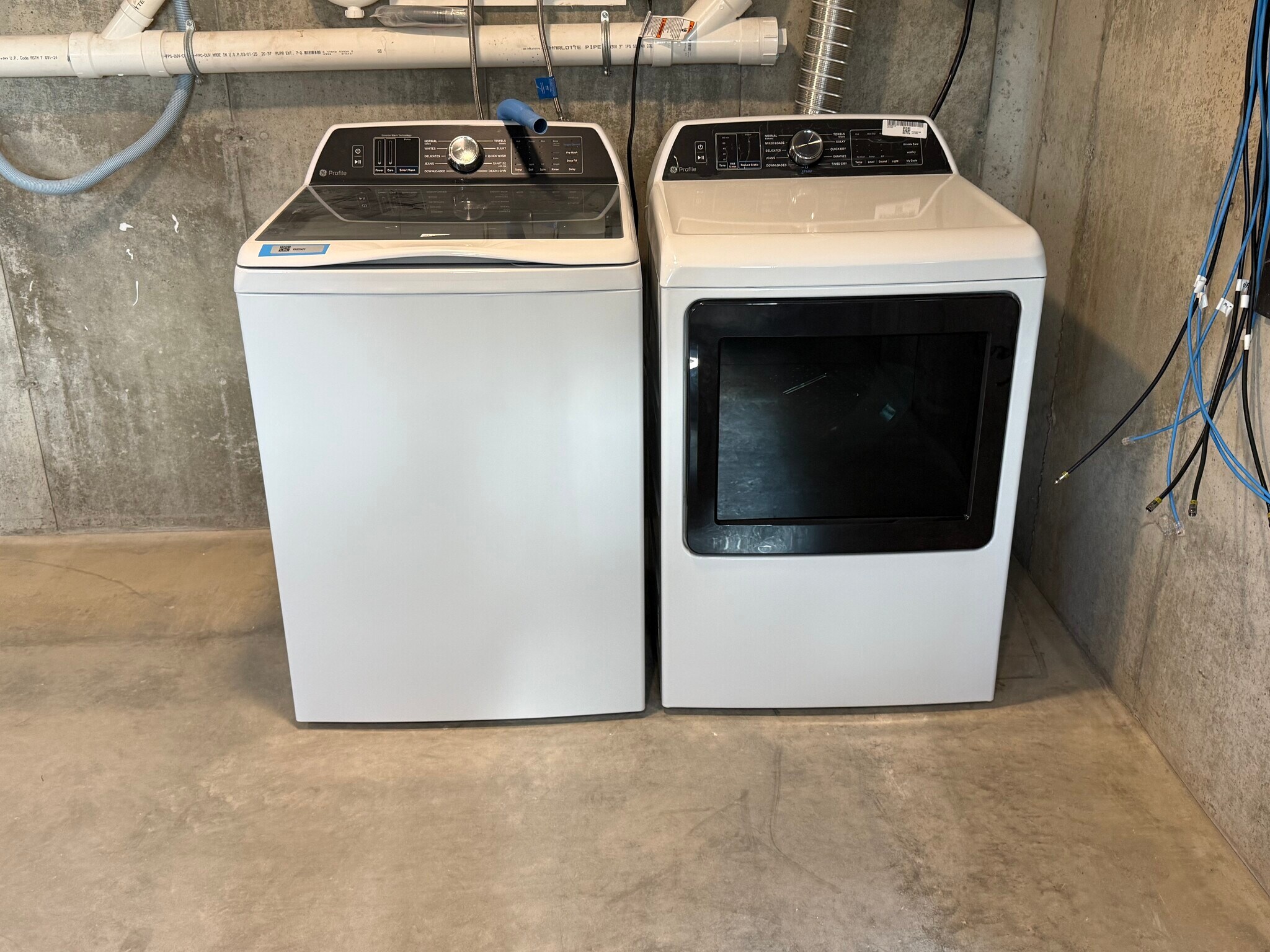 Building Photo - 14 Big Rock Ln