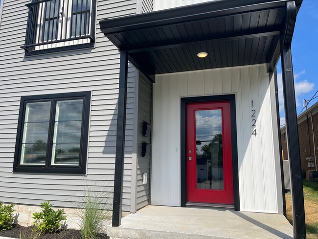 Building Photo - 601 E Miller Dr