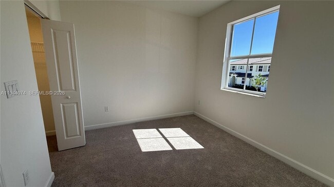 Building Photo - 2617 SE 27th Dr