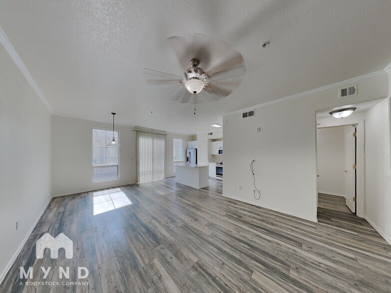 Building Photo - 18250 N Cave Creek Rd