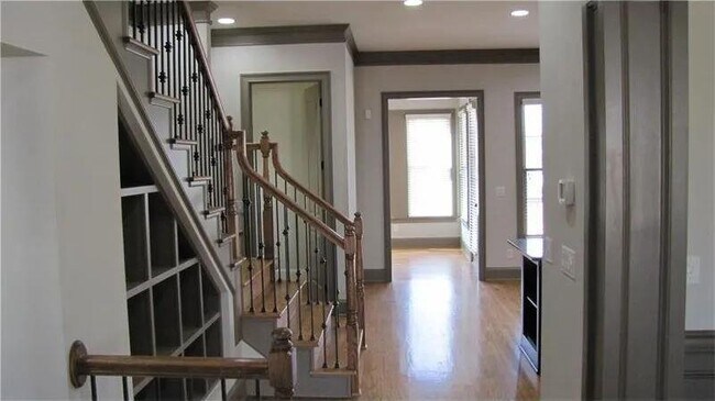 Building Photo - 6556 Bennington Bluff Ct