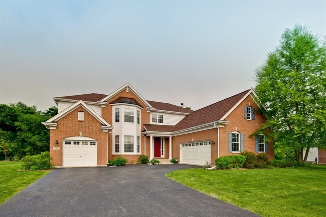 Building Photo - Gorgeous, well-maintained home