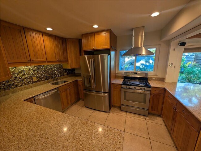 Building Photo - 140 N Briggs Ave