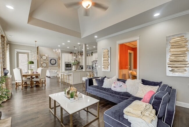 Building Photo - Winslow Cove Furnished Executive Estate with Pool