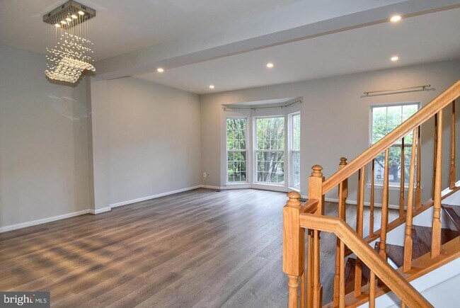 Building Photo - 21786 Mornington Cresent Terrace
