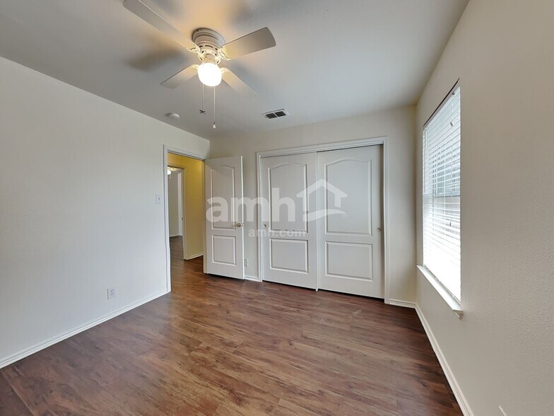 Building Photo - 6702 Sandy Point Dr