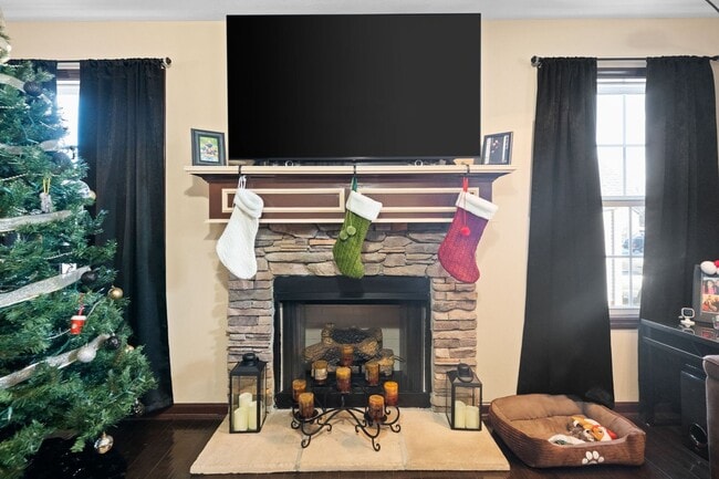 Building Photo - JUST REDUCED!!!  Nice Home in Peach Tree Subdivision Waiting for you to Call home TODAY