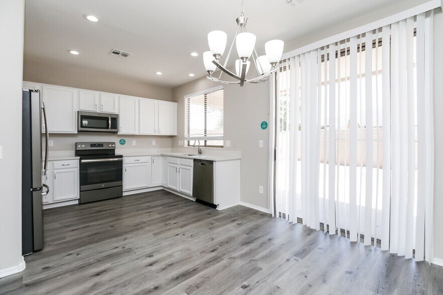 Building Photo - 831 S Nielson Ct