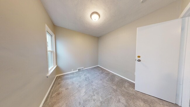 Building Photo - Jefferson Area - 3 Bedroom Single Family Home (between Lorain and Triskett)