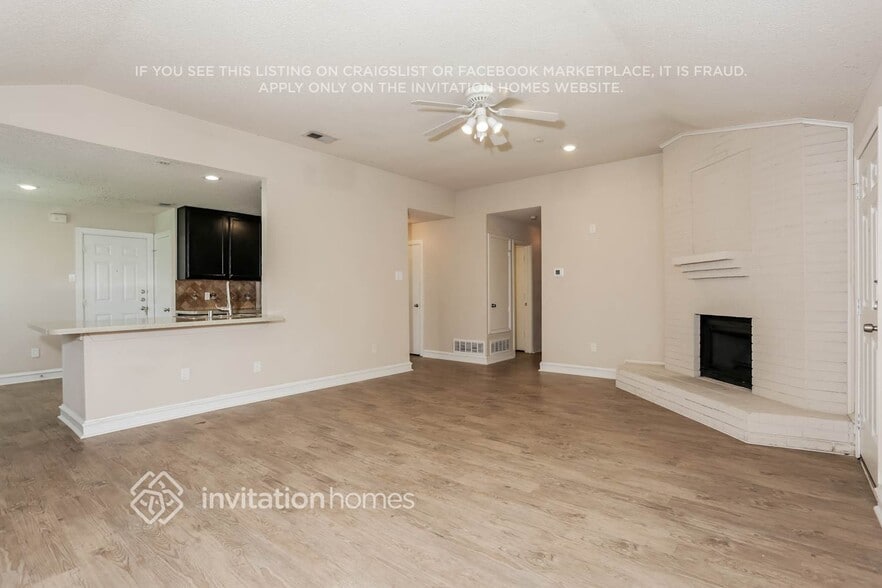 Building Photo - 2665 Claremont Dr