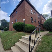 Building Photo - Fox Chase Gardens