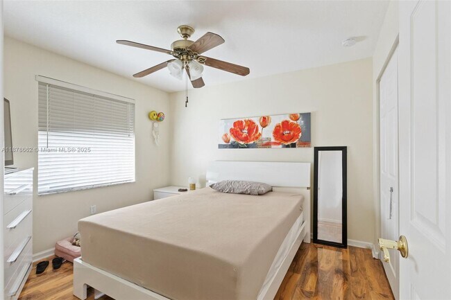 Building Photo - 15816 SW 48th Manor