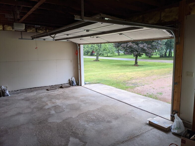 2 car attached garage - 705 Taylor St