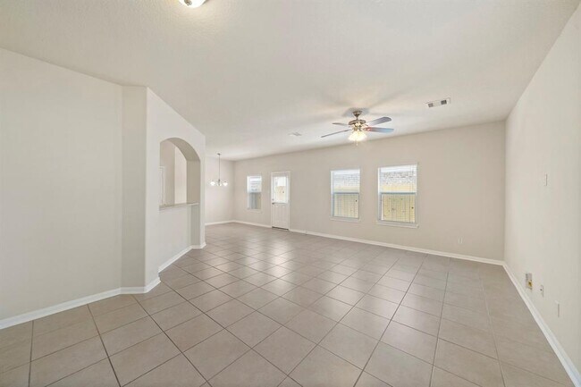Building Photo - 2407 Lacyberry St