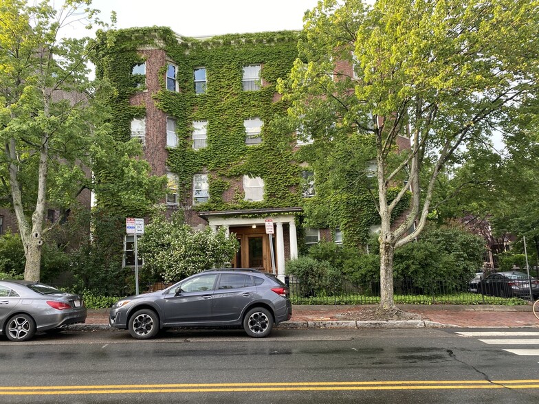 Building Photo - 315 Harvard St