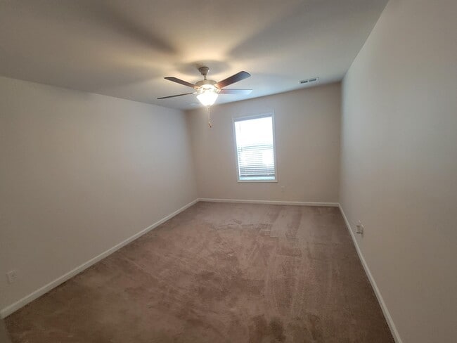 Building Photo - 166 Luxborough Ct