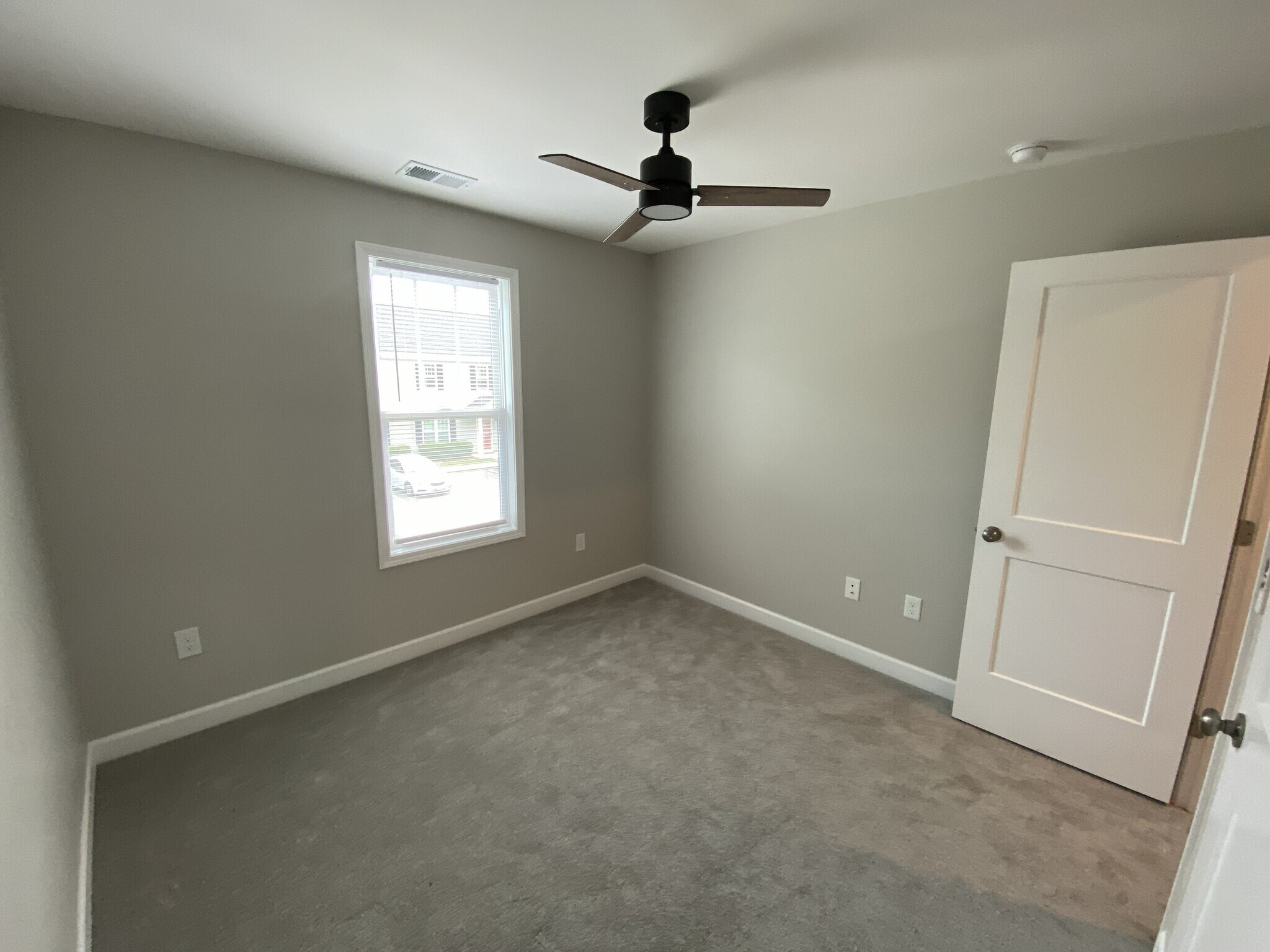 Building Photo - 155 Lincoln Place Cir