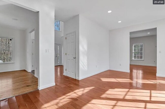 Building Photo - 3290 Birch Hill Dr