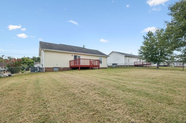 Building Photo - 1073 Bobcat Dr