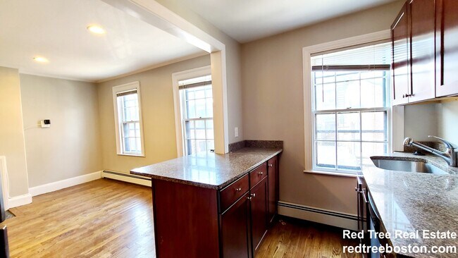 Apt 2 - 26 Fayette St