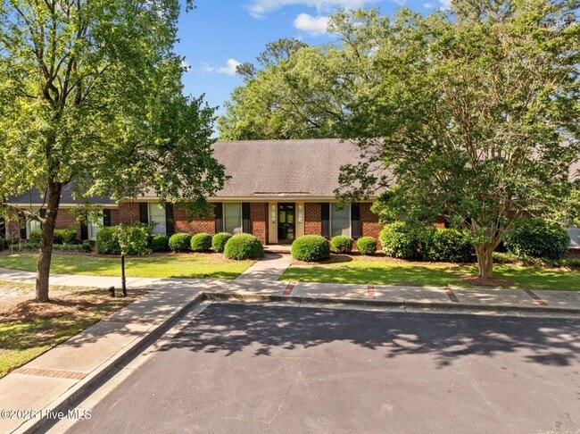 Building Photo - 809 Greenbriar Rd
